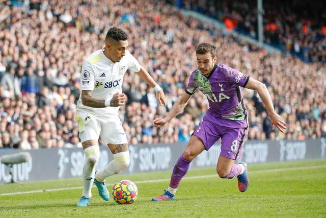 周琦为肘击道歉：我是下意识反应 不是故意的